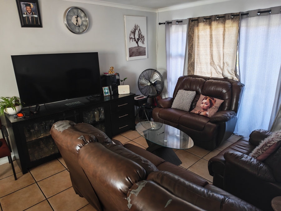 2 Bedroom Property for Sale in Guldenland Western Cape